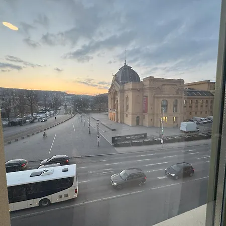 Promenaden Hotel